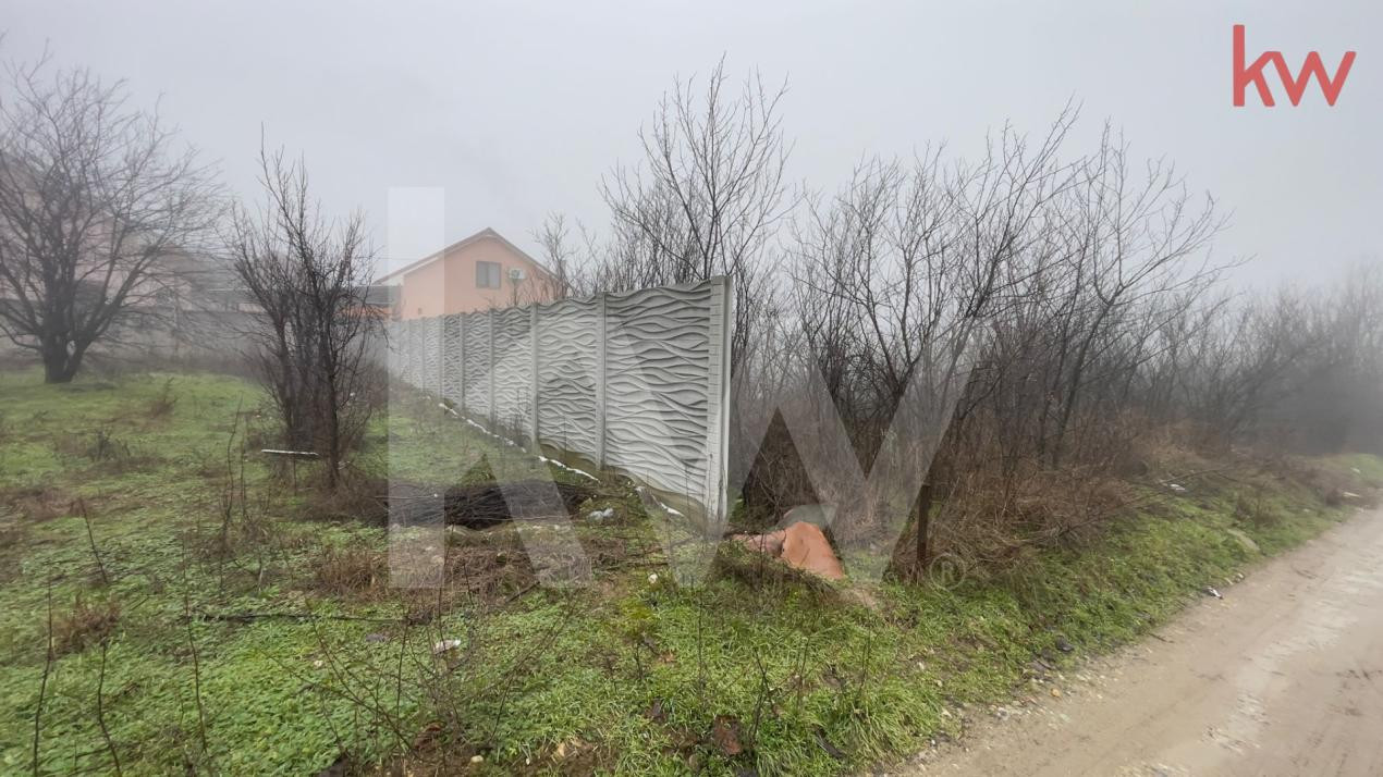 TEREN 949 METRI IN PREAJBA LANGA SMART PUB