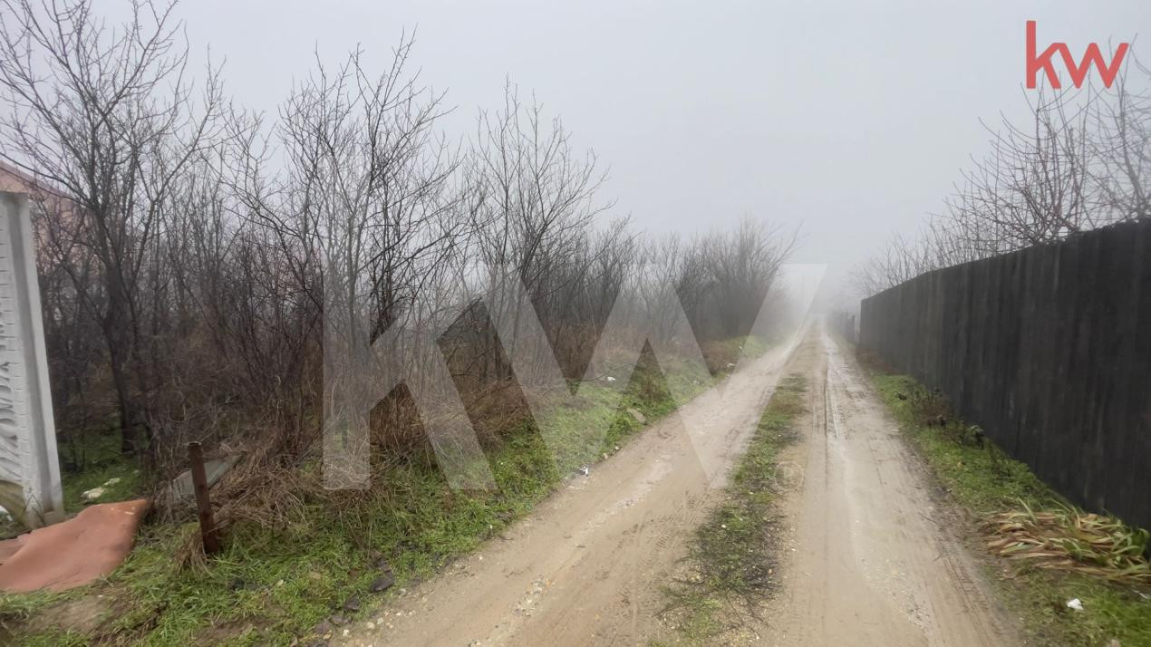 TEREN 949 METRI IN PREAJBA LANGA SMART PUB