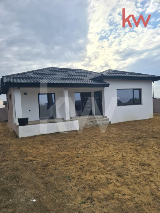 Casă parter, construcție solidă, teren generos – Cârcea, zona Metro