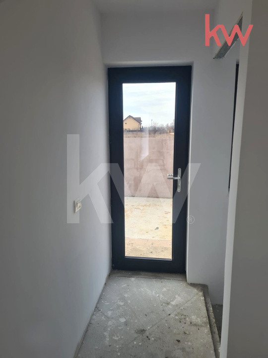 Casă parter, construcție solidă, teren generos – Cârcea, zona Metro