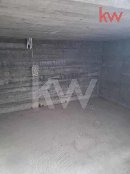 Casă parter, construcție solidă, teren generos – Cârcea, zona Metro