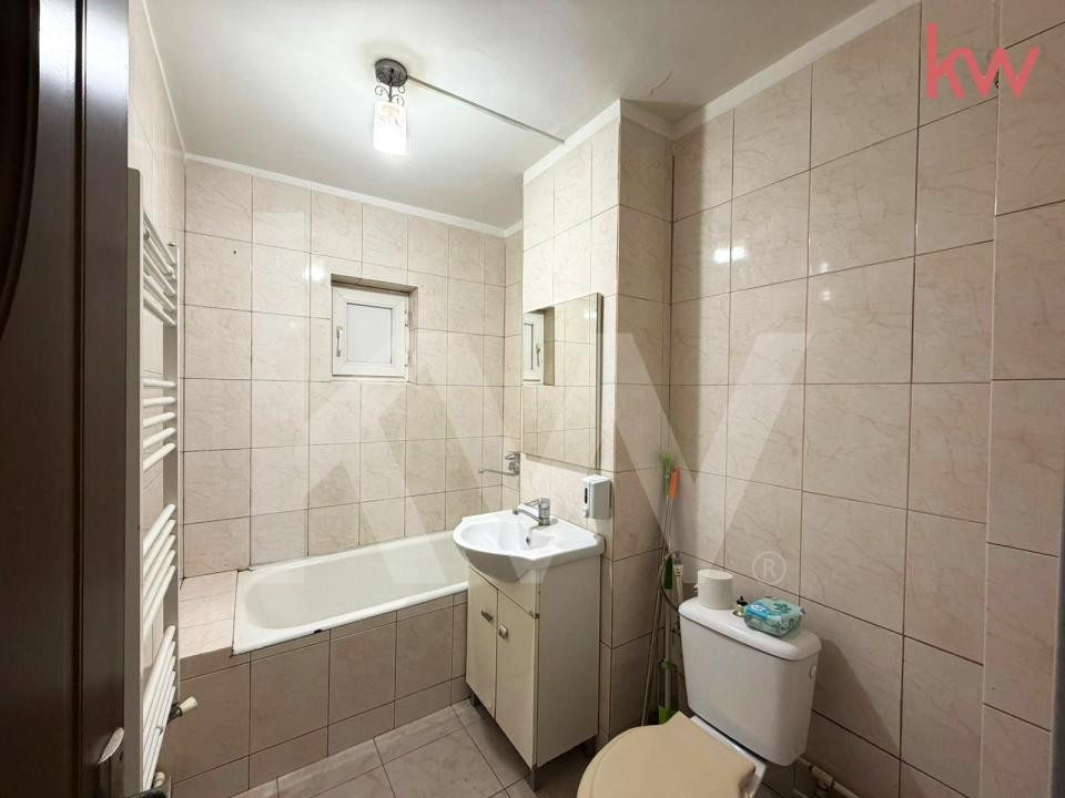 Apartament 2 camere semidecomandate – Craiovița Nouă, zonă excelentă