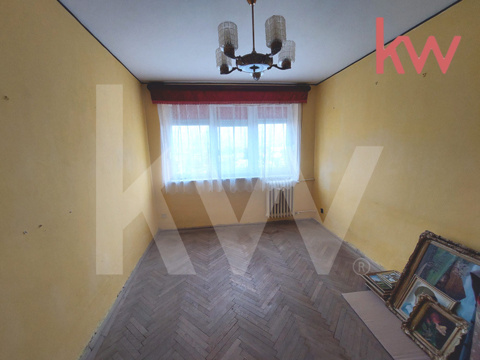 Apartament 3 camere decomandat • Sărari • vedere panoramică