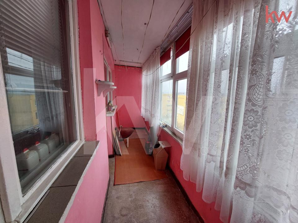 Apartament 3 camere decomandat • Sărari • vedere panoramică