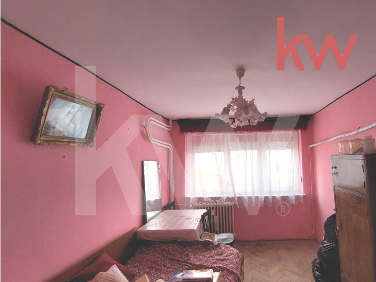 Apartament 3 camere decomandat • Sărari • vedere panoramică