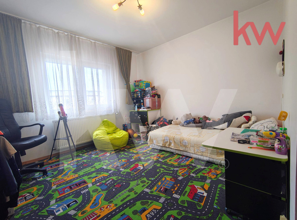 Apartament generos 3 camere, 1 Mai