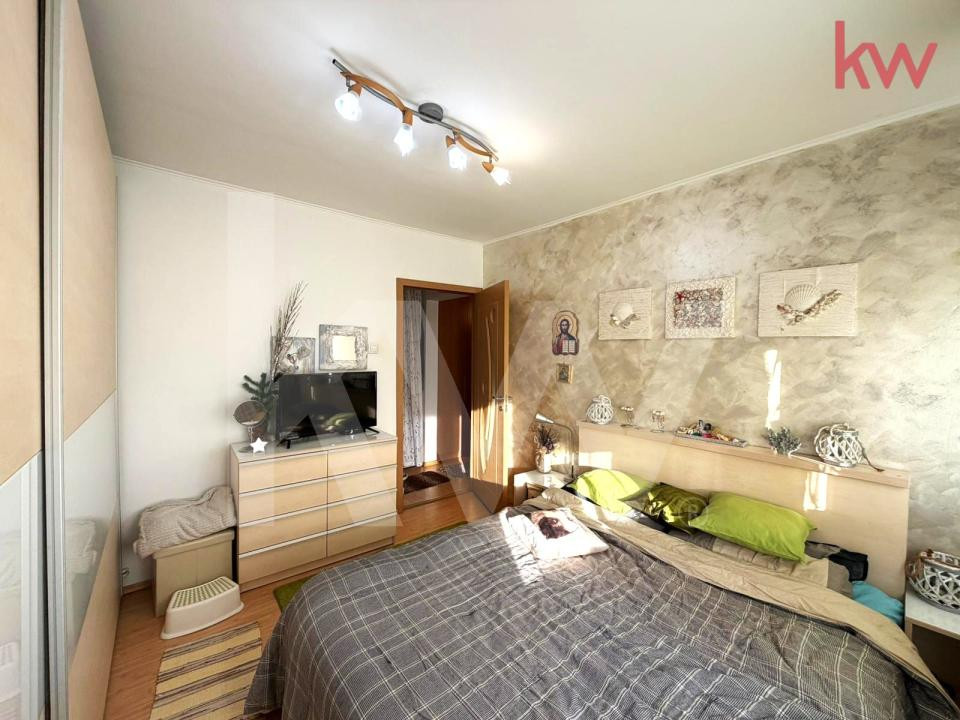 Apartament 3 camere decomandat – Craiovița Nouă 