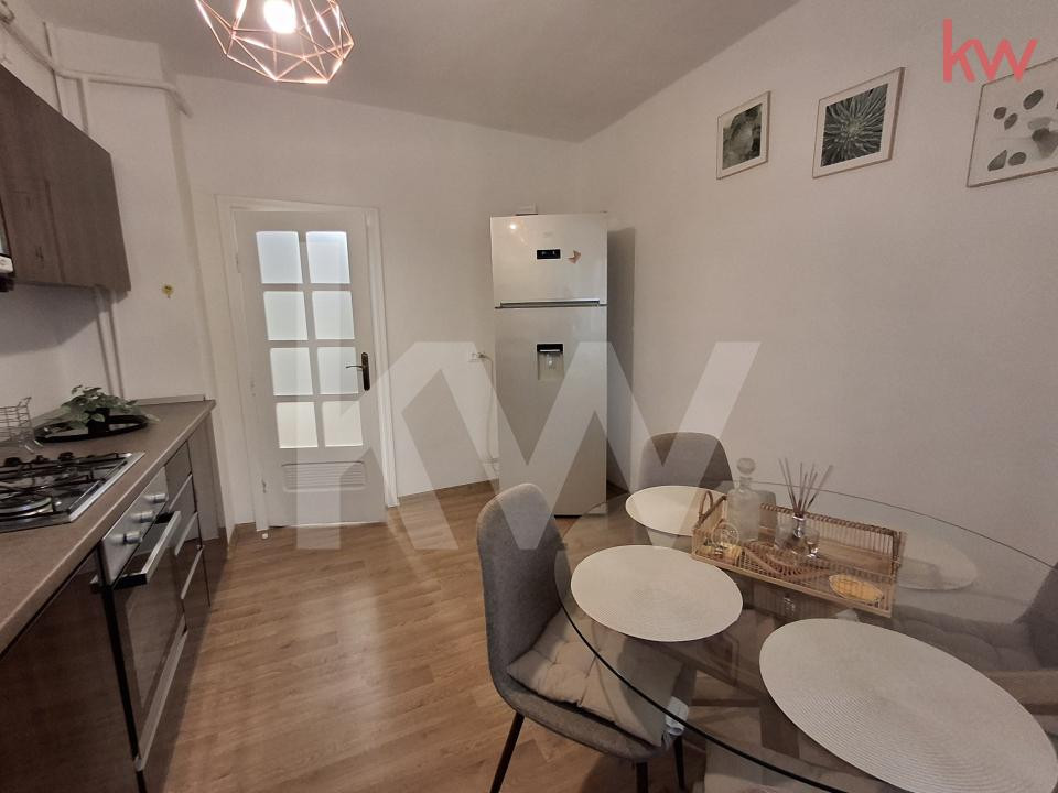 Apartament 3 camere de închiriat - Calea București 