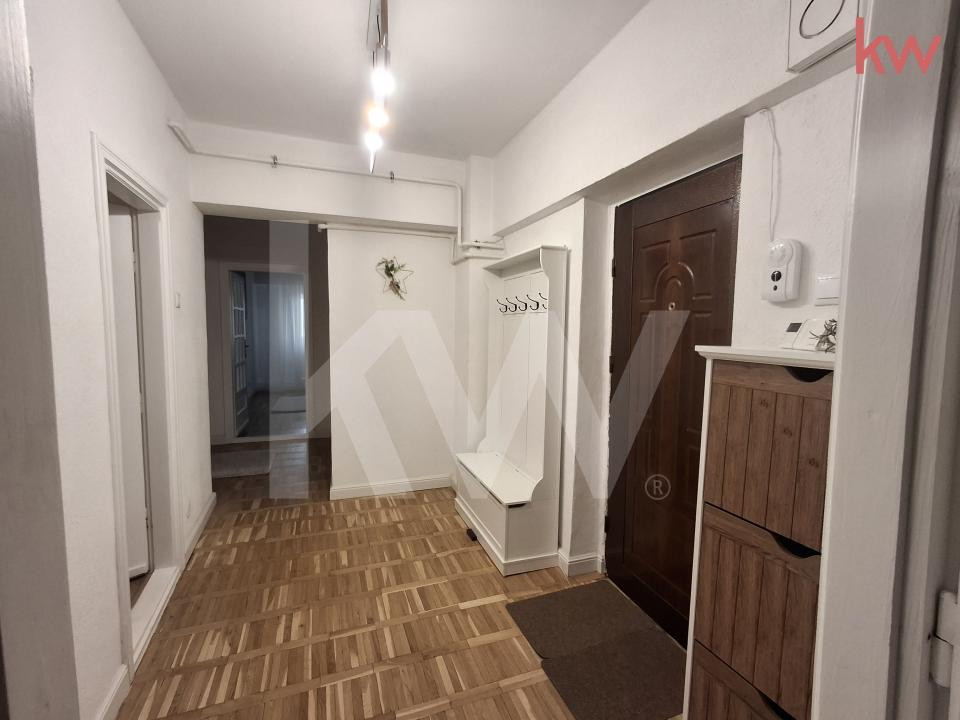 Apartament 3 camere de închiriat - Calea București 