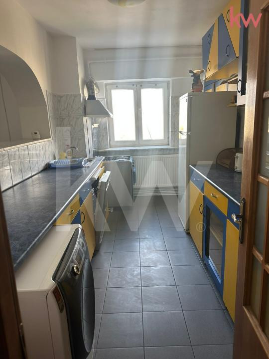 Apartament  4 camere transformat in 3 camere Calea Bucuresti. Macdonald's