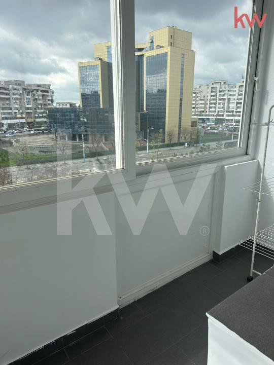 Apartament  4 camere transformat in 3 camere Calea Bucuresti. Macdonald's