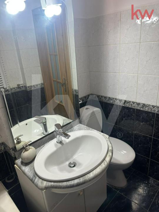 Apartament  4 camere transformat in 3 camere Calea Bucuresti. Macdonald's