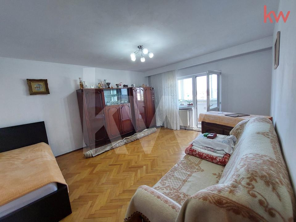 Garsonieră decomandată • spațioasă • aproape de Centru 