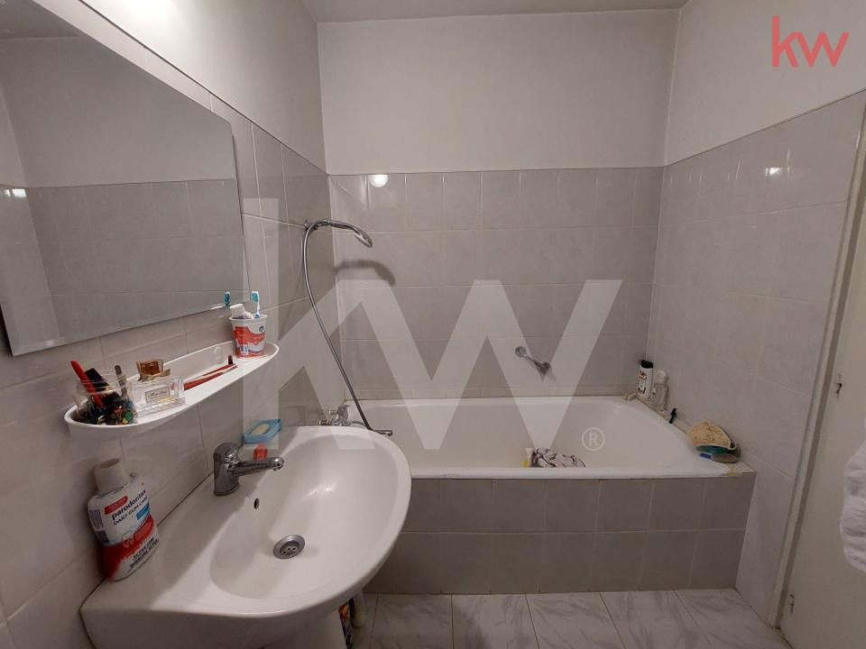 Garsonieră decomandată • spațioasă • aproape de Centru 