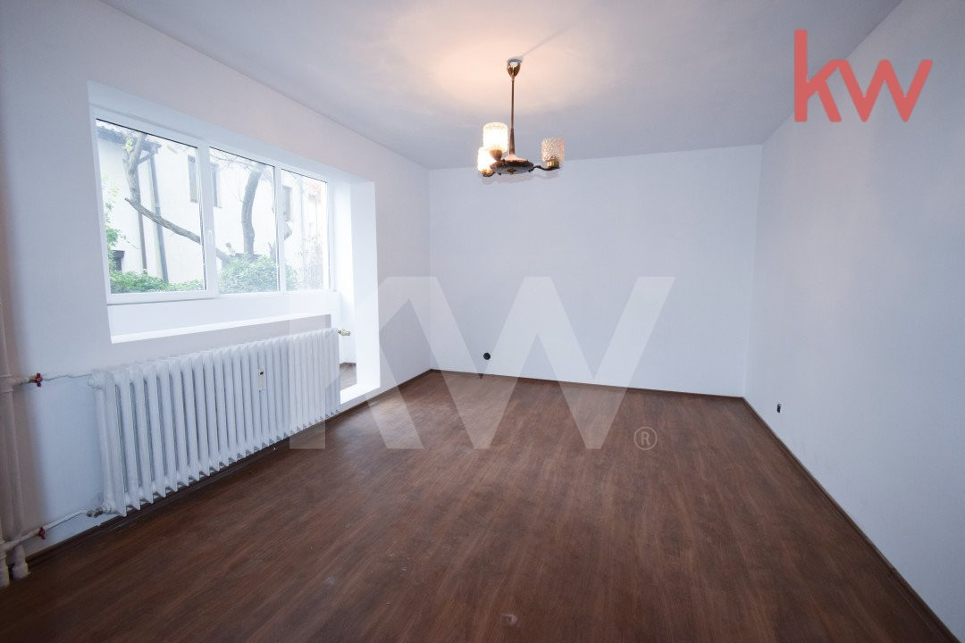 Apartament 3 camere decomandat,  semicentral Str. Dezrobirii,  renovat