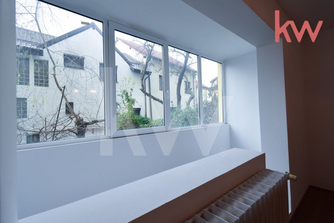 Apartament 3 camere decomandat,  semicentral Str. Dezrobirii,  renovat