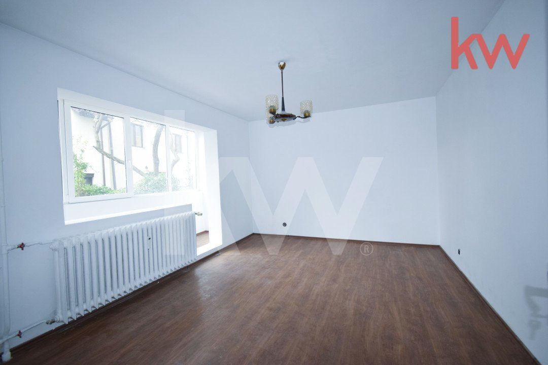 Apartament 3 camere decomandat,  semicentral Str. Dezrobirii,  renovat