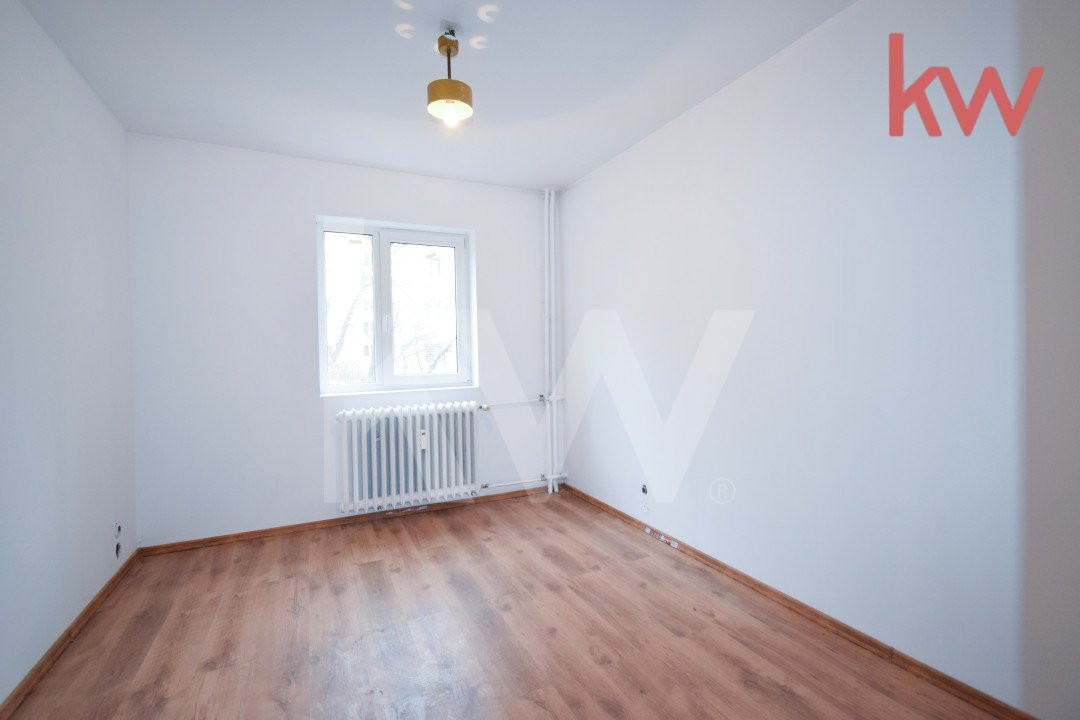 Apartament 3 camere decomandat,  semicentral Str. Dezrobirii,  renovat