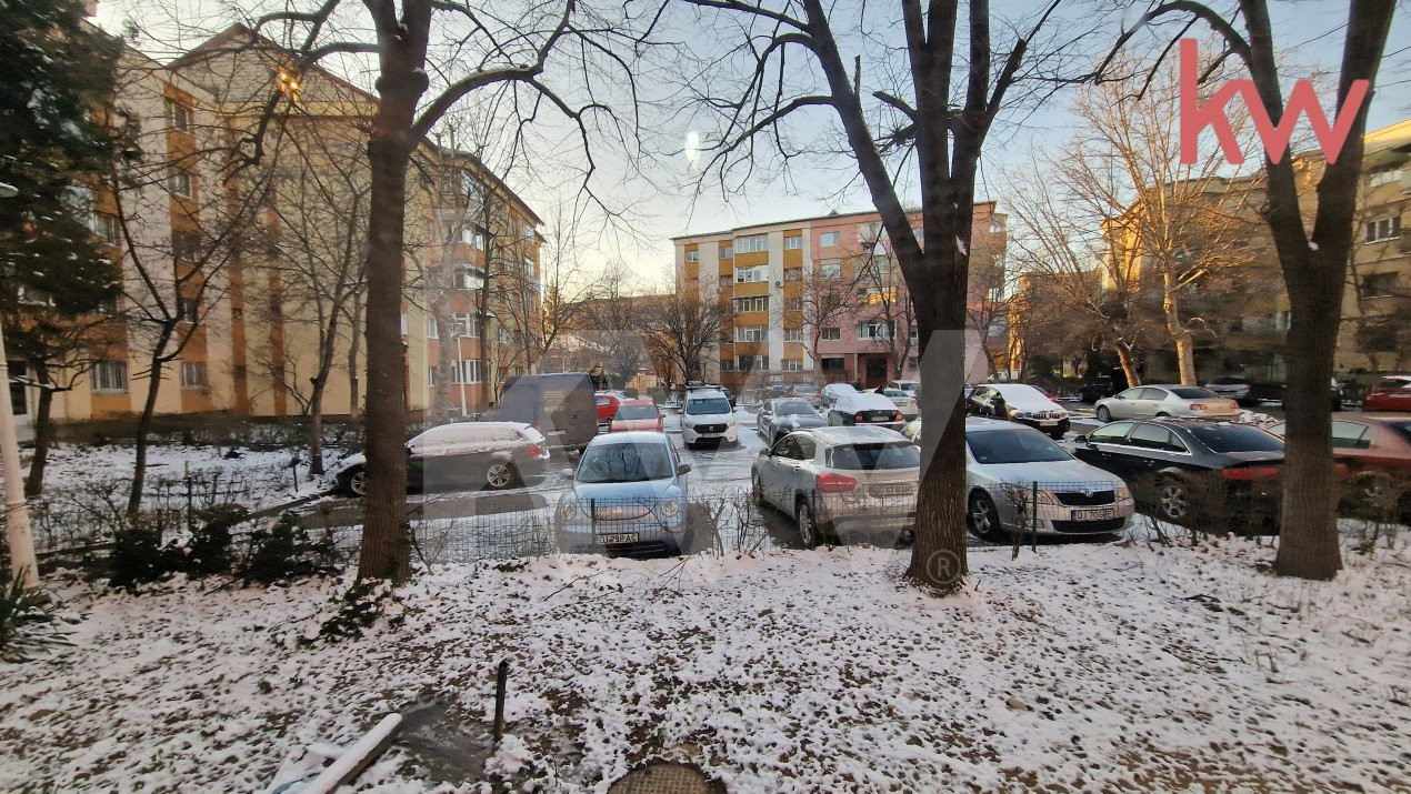 Apartament 2 camere decomandat Valea Rosie, centrala, mobilat