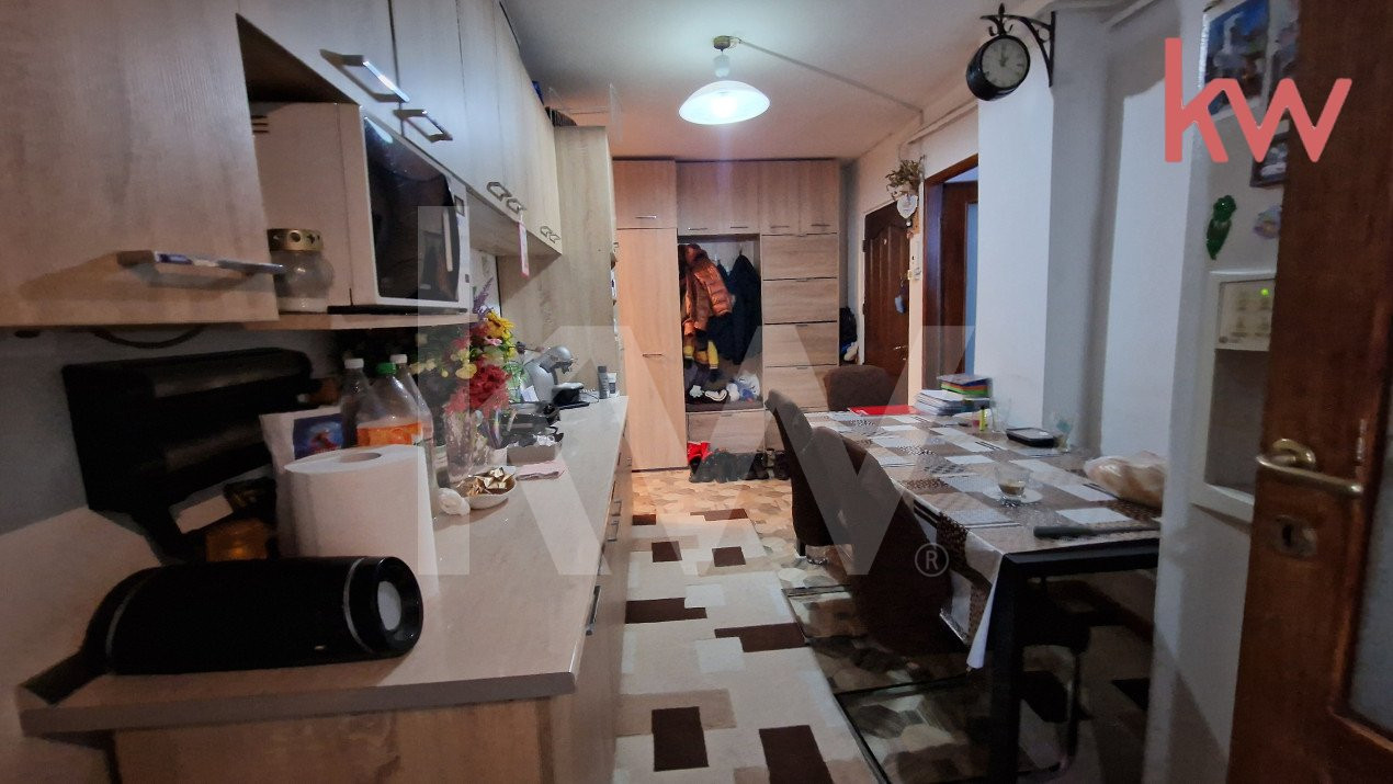 Apartament 2 camere decomandat Valea Rosie, centrala, mobilat