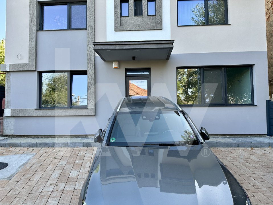 Spațiu stradal premium pretabil cabinet medical/birouri - zonă centrală