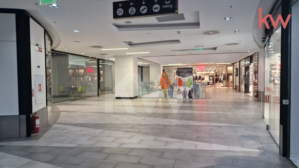Spatii de inchiriat in complexul comercial Mercur la etajul 1
