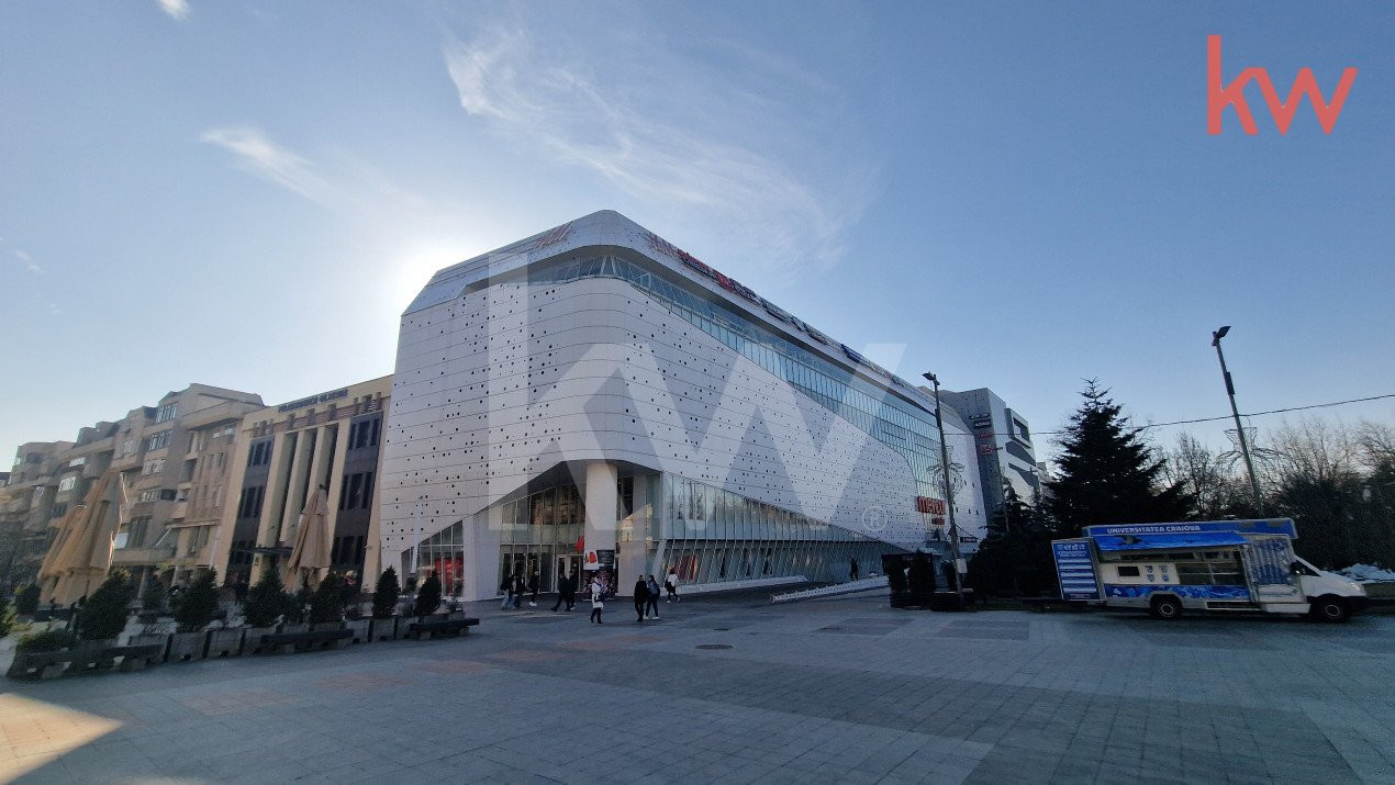 Spatii de inchiriat in complexul comercial Mercur la etajul 1